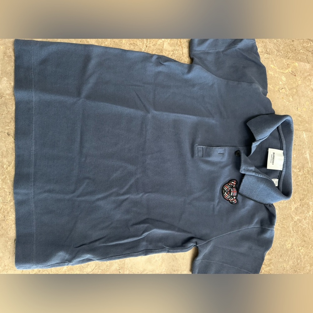 Polo use Burberry color blue for boys size 8
